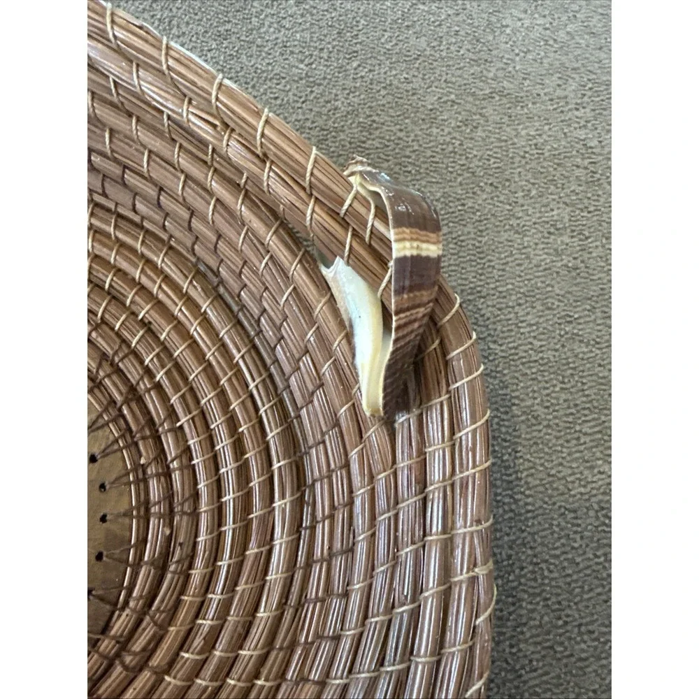 Round Wicker Decorative Basket Brown with Seashell Handles (TD)